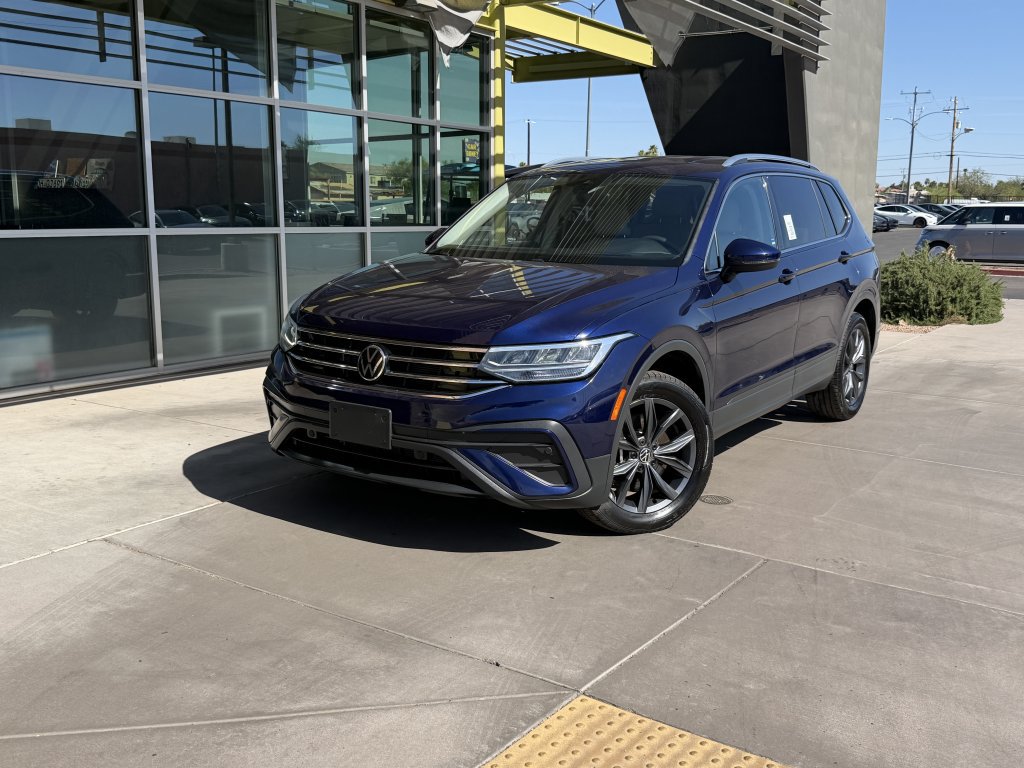 Used 2022 Volkswagen Tiguan SE FWD image 2
