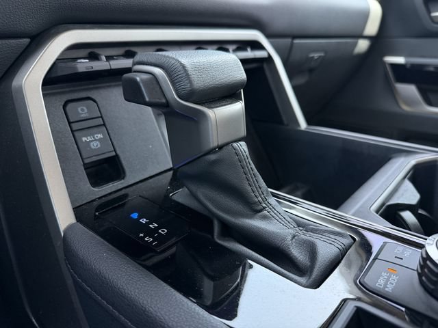 Used 2024 Toyota Tundra Limited AWD/4WD image 19