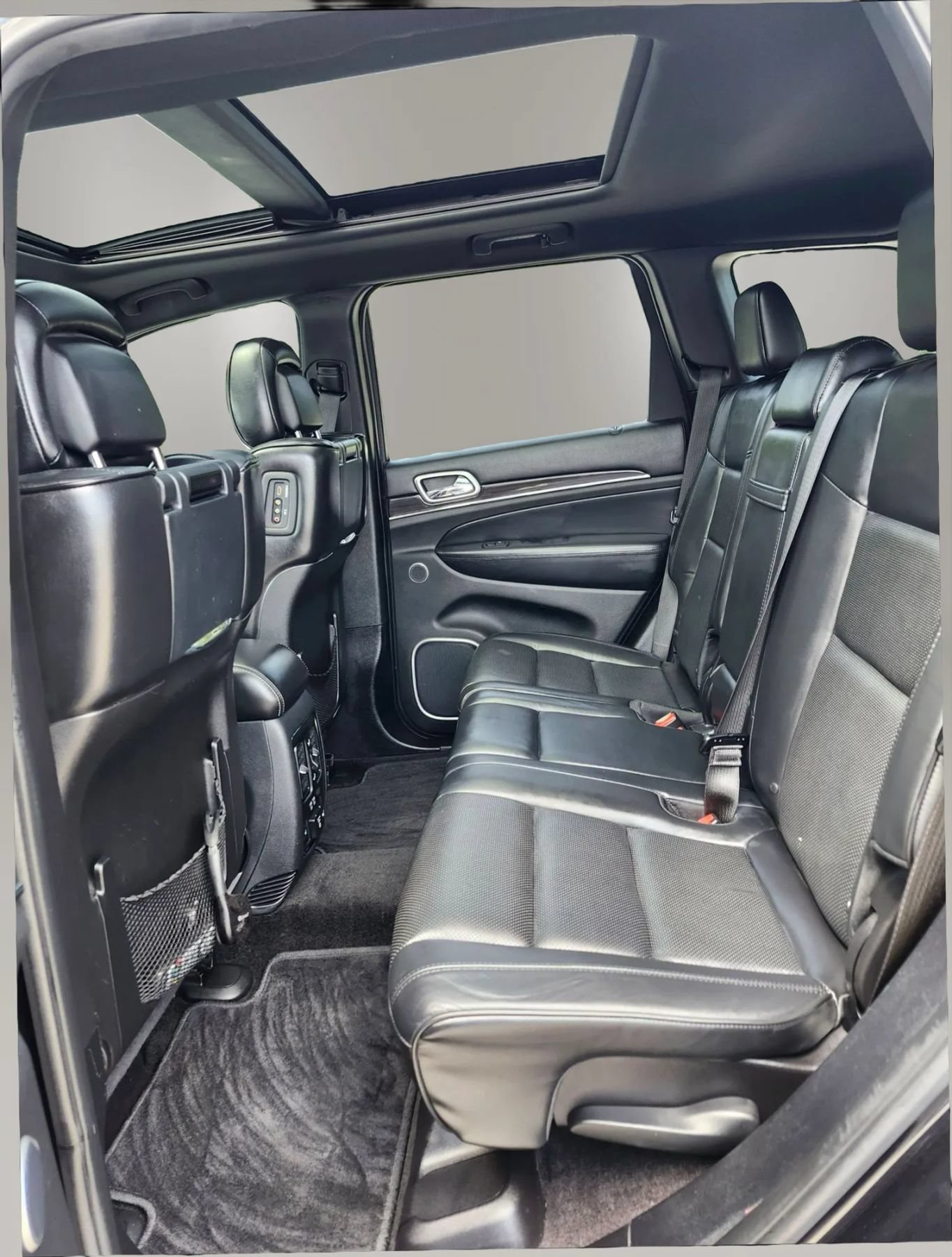 Used 2015 Jeep Grand Cherokee High Altitude AWD/4WD image 15