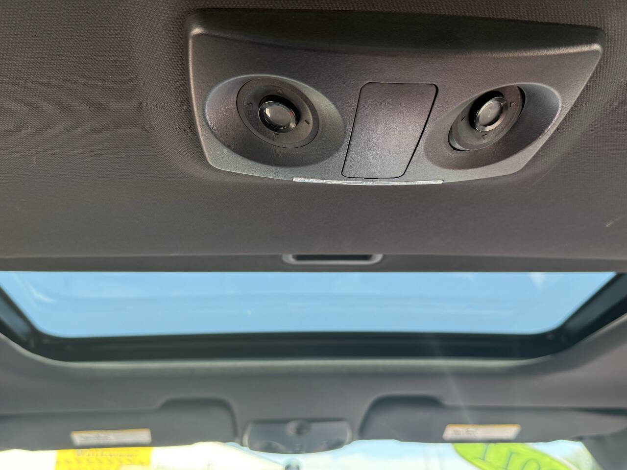 Used 2011 Dodge Avenger Heat FWD image 16