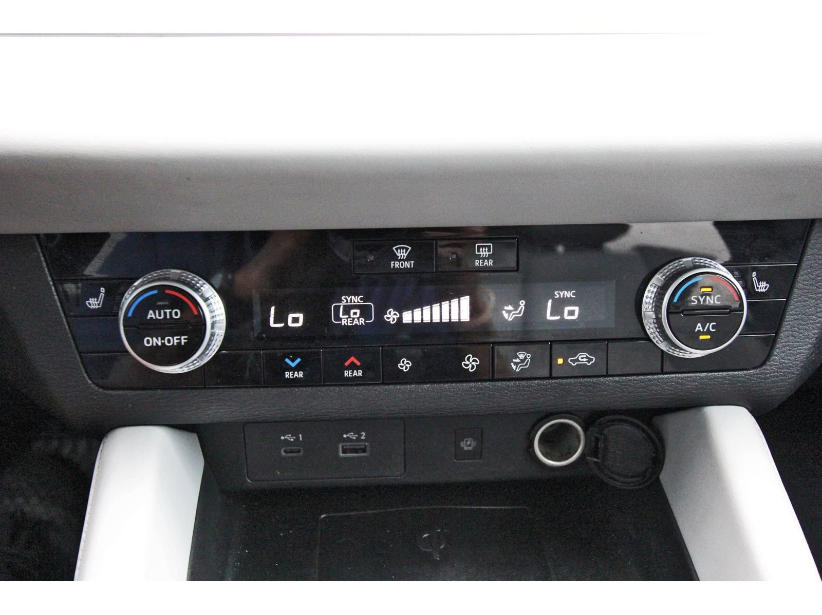 Used 2023 Mitsubishi Outlander SEL FWD image 27