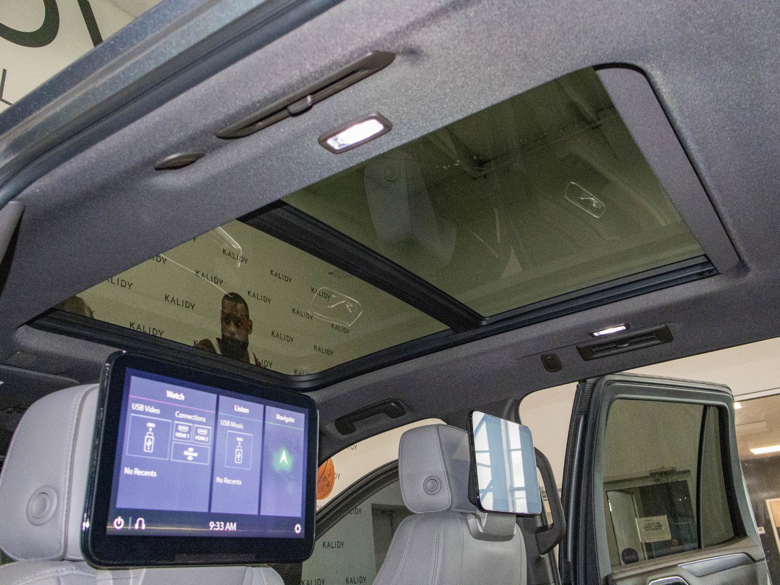 Used 2021 GMC Yukon SLT w/ SLT Luxury Plus Package image 14