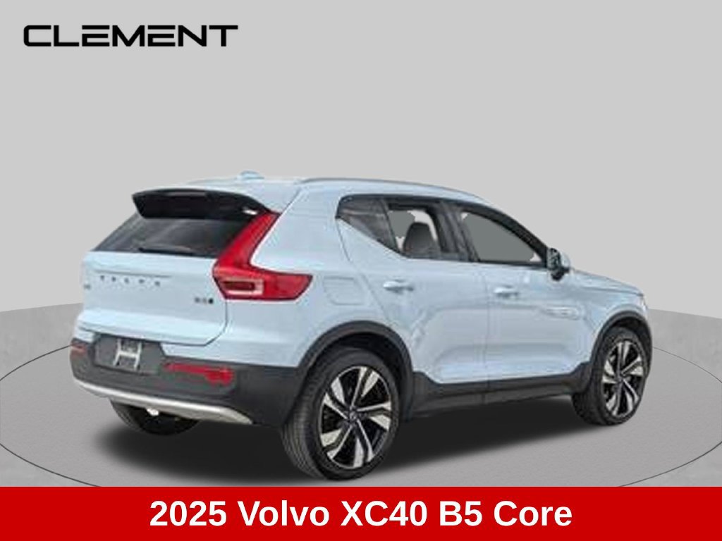 Used 2025 Volvo XC40 B5 Core AWD/4WD image 4