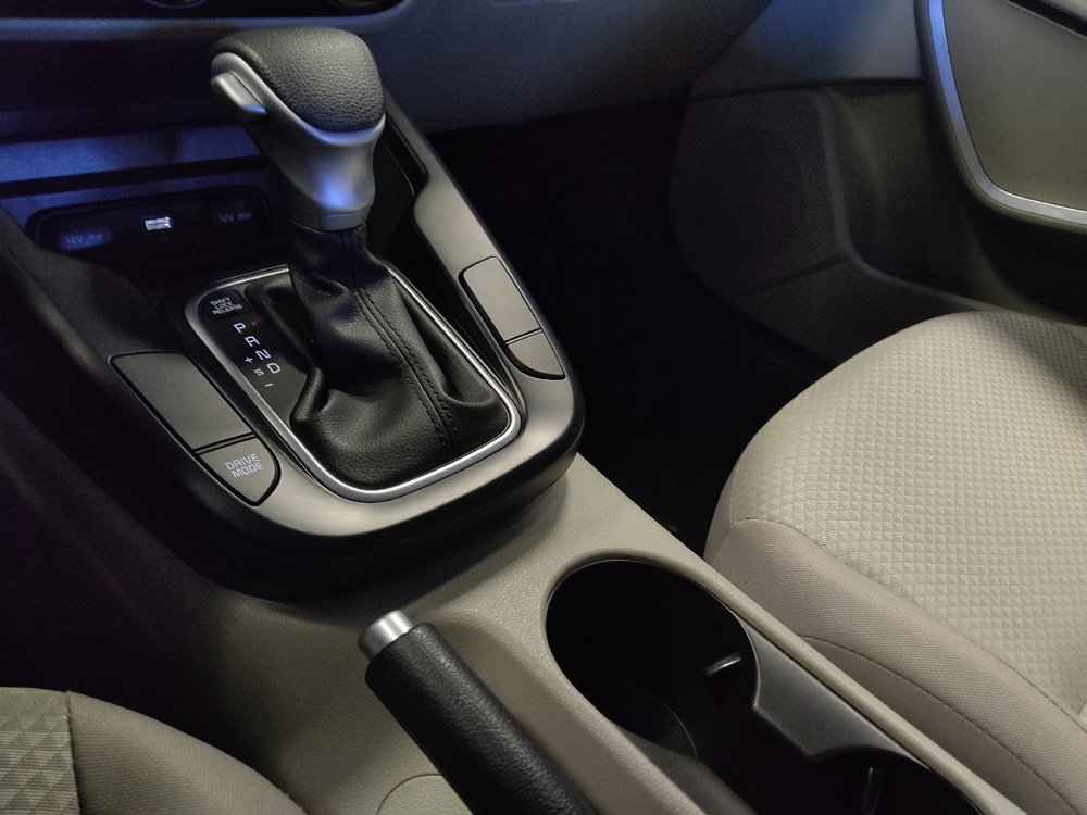 Used 2025 Kia Soul LX w/ LX Technology Package FWD image 26