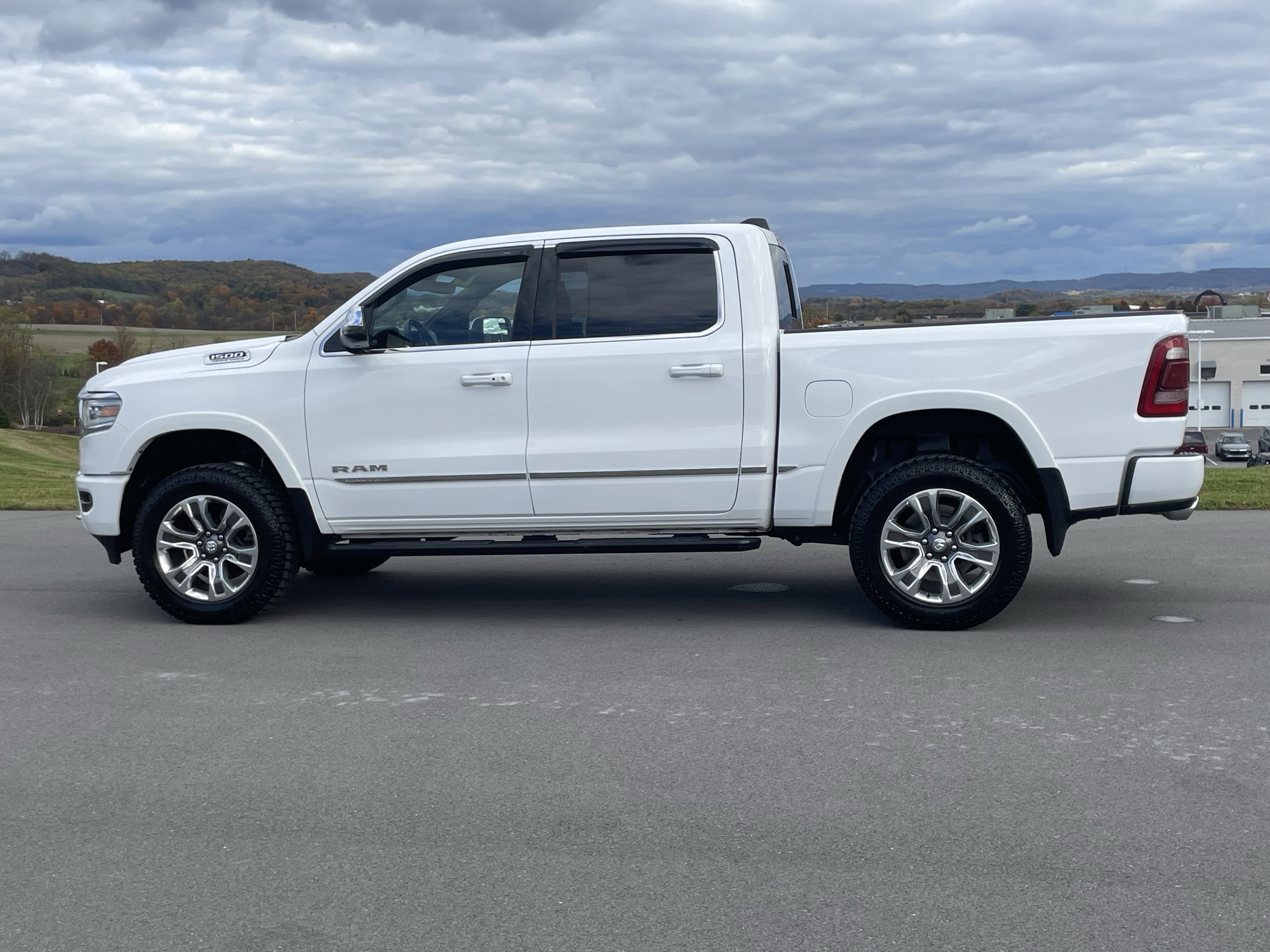 Used 2023 RAM 1500 Limited w/ Body Color Bumper Group image 7
