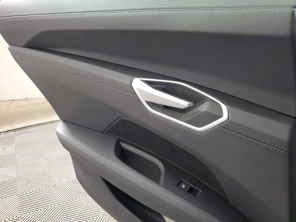 Used 2023 Audi e-tron GT Premium Plus image 18