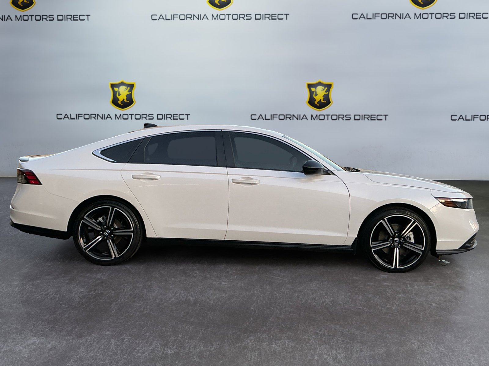 Used 2023 Honda Accord Sport image 4