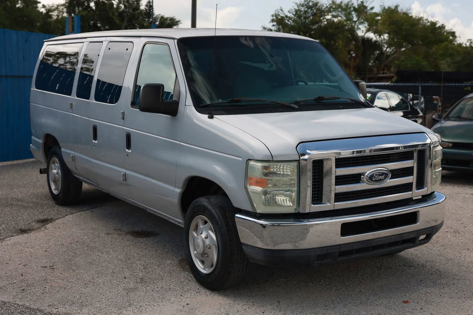Used 2008 Ford E-150 and Econoline 150 Wagon RWD image 9