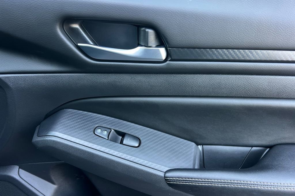 Used 2025 Nissan Altima 2.5 SV image 20