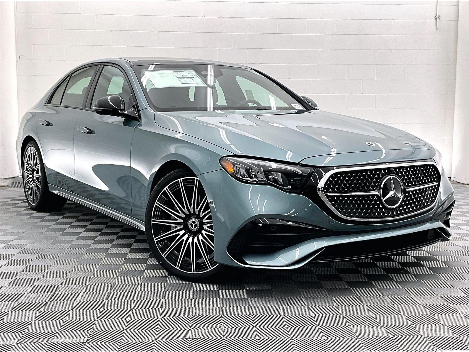 New 2027 Mercedes-Benz E 450 4MATIC Sedan image 16