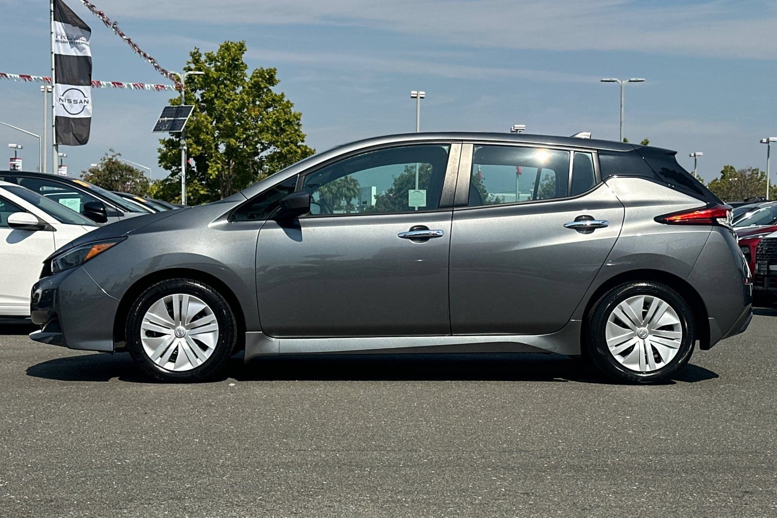 Certified 2025 Nissan Leaf S FWD image 7