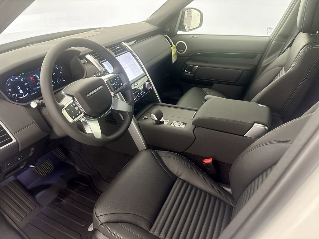New 2026 Land Rover Discovery S AWD/4WD image 9