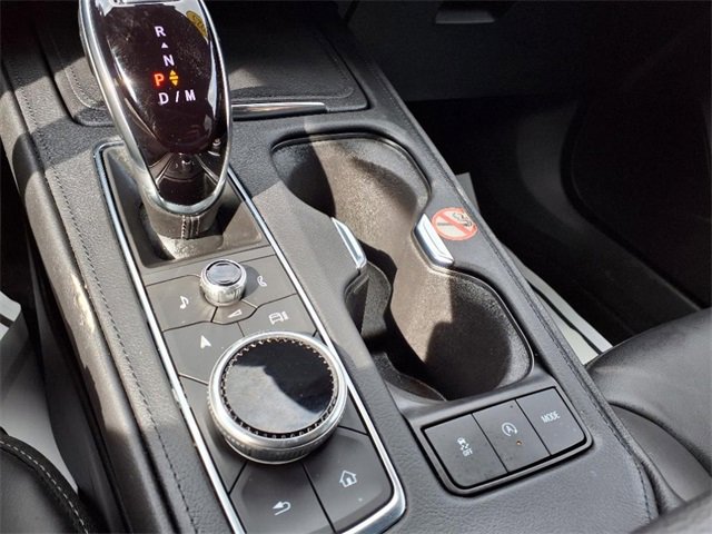 Used 2025 Cadillac XT4 Premium Luxury image 21