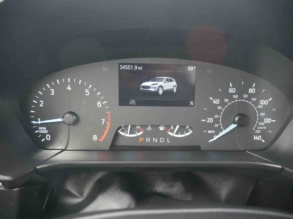 Used 2022 Ford Escape SE w/ SE Sport Appearance Package image 31