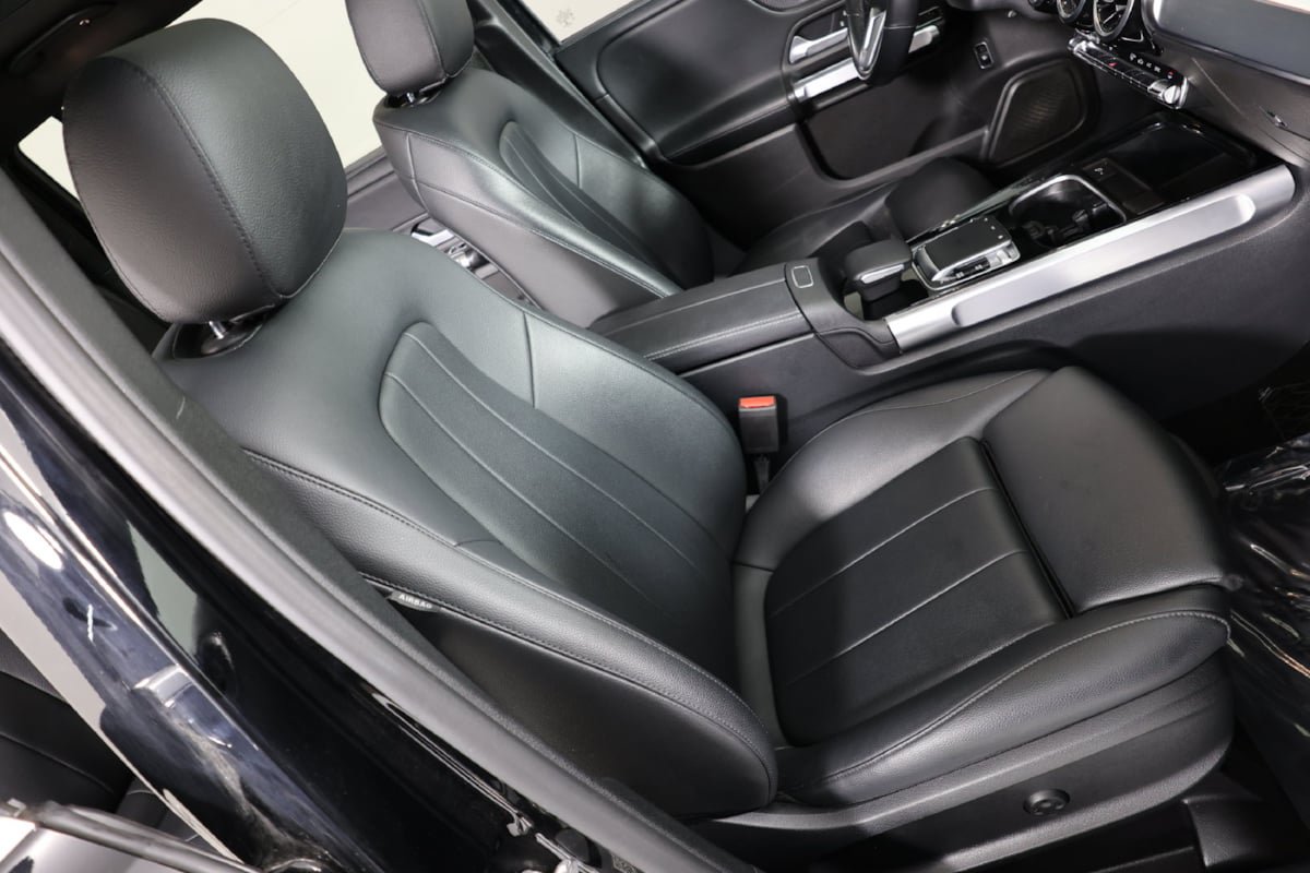 Used 2020 Mercedes-Benz GLB 250 4MATIC image 40