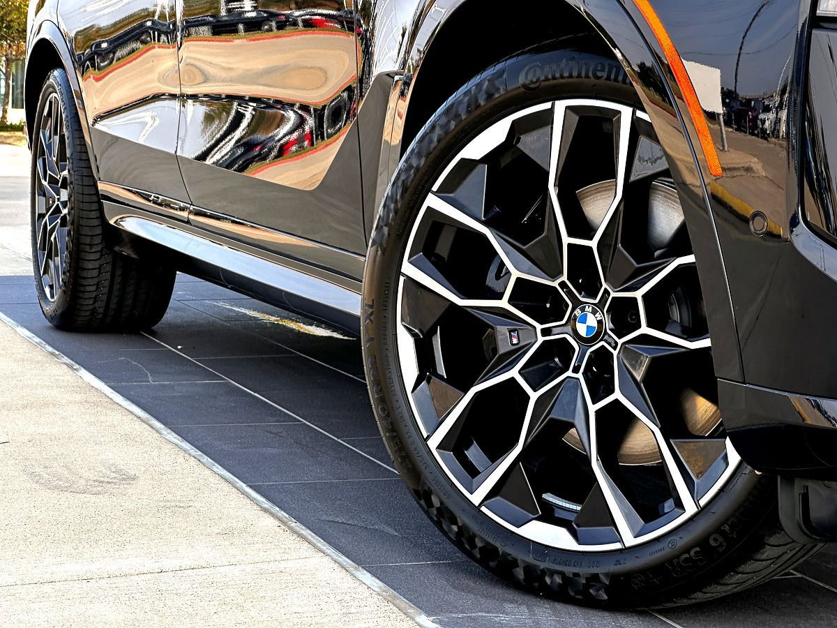 New 2026 BMW X7 M60i image 2