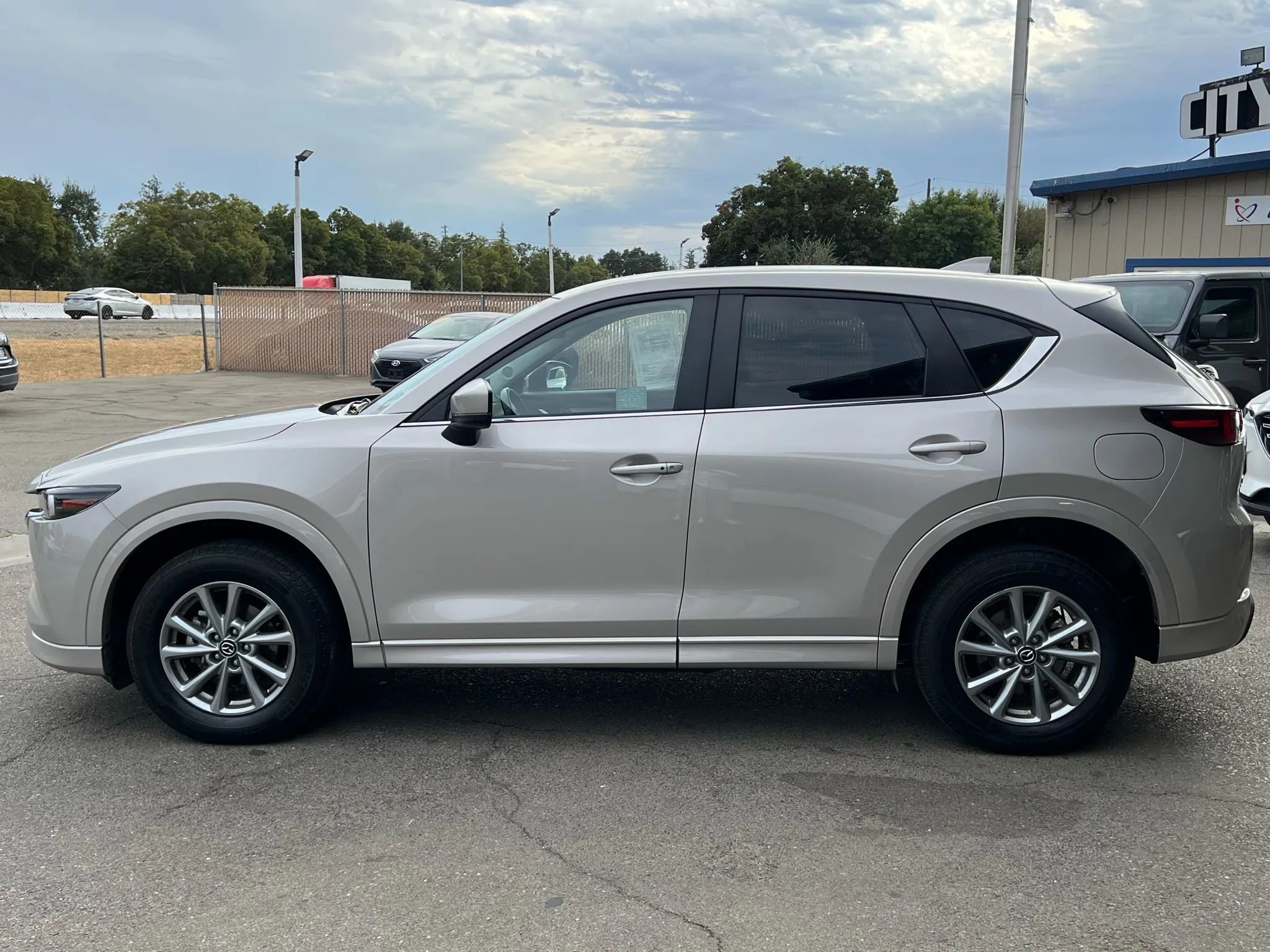 Used 2024 MAZDA CX-5 AWD 2.5 S w/ Select Package image 2