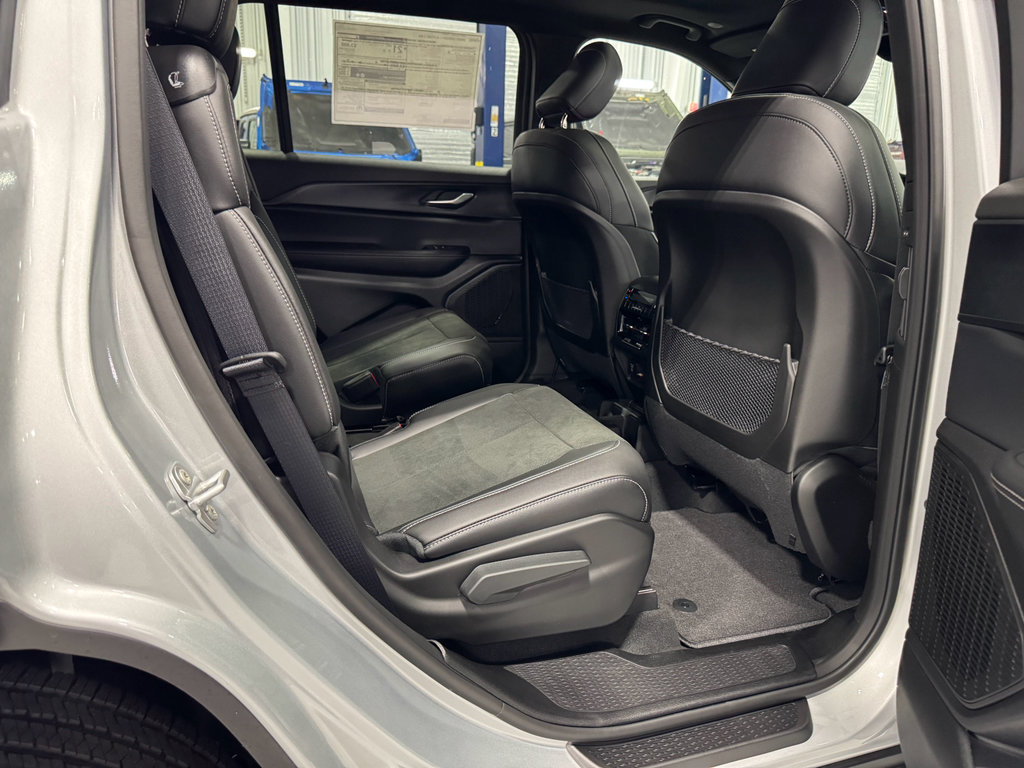 New 2025 Jeep Grand Cherokee L Altitude image 13