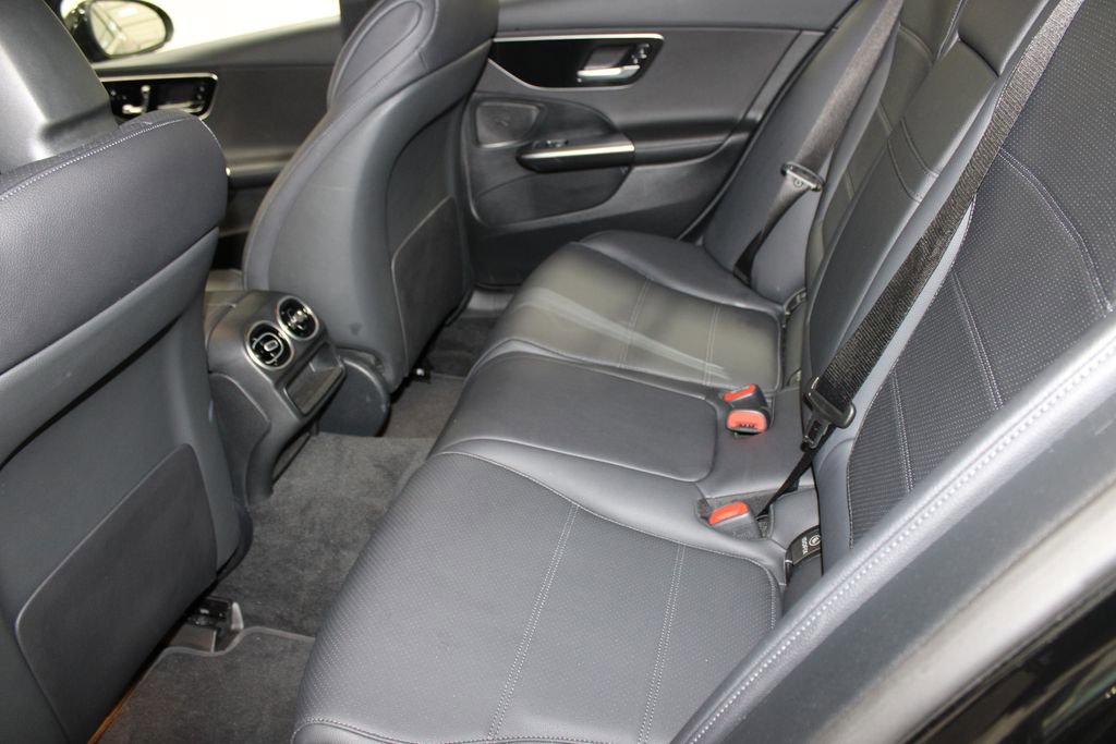 Used 2025 Mercedes-Benz C 300 Sedan image 16