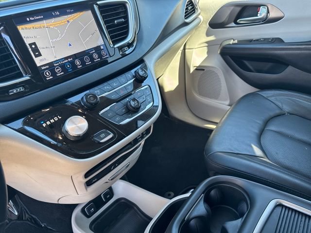 Used 2020 Chrysler Pacifica Touring-L Plus w/ Tire & Wheel Group image 24