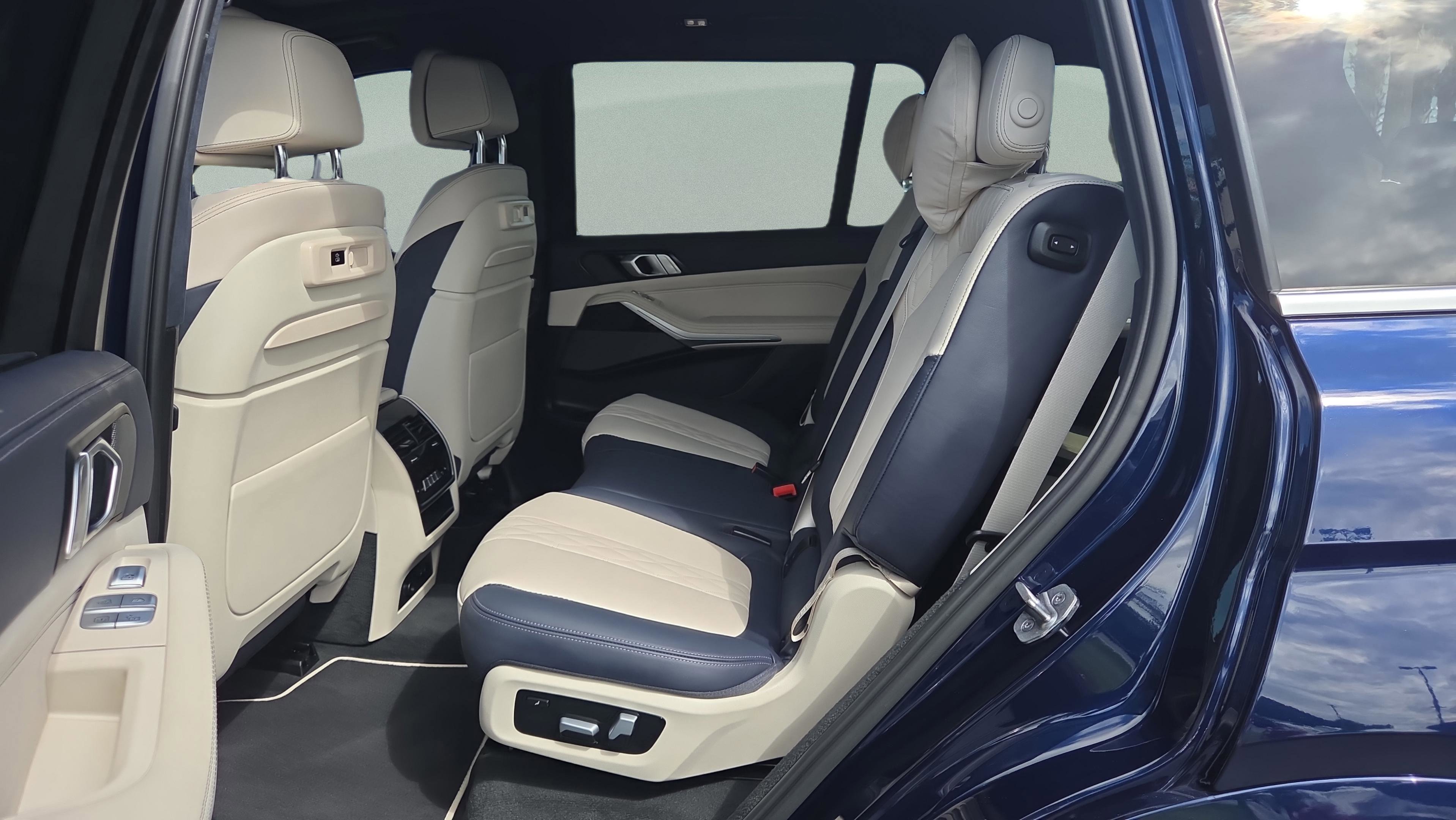 Certified 2022 BMW ALPINA XB7 AWD/4WD image 11