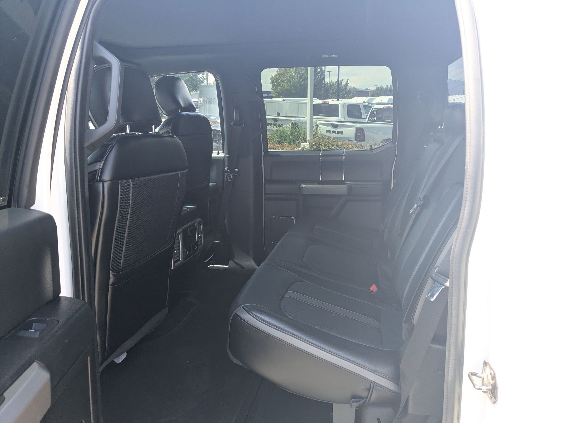 Used 2019 Ford F450 Platinum w/ Platinum Ultimate Package AWD/4WD image 27
