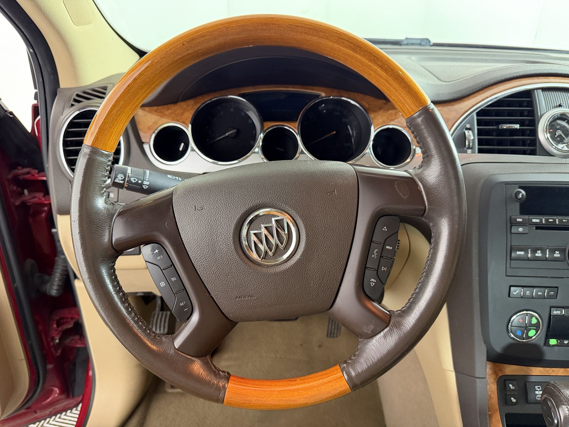 Used 2012 Buick Enclave Leather AWD/4WD image 11