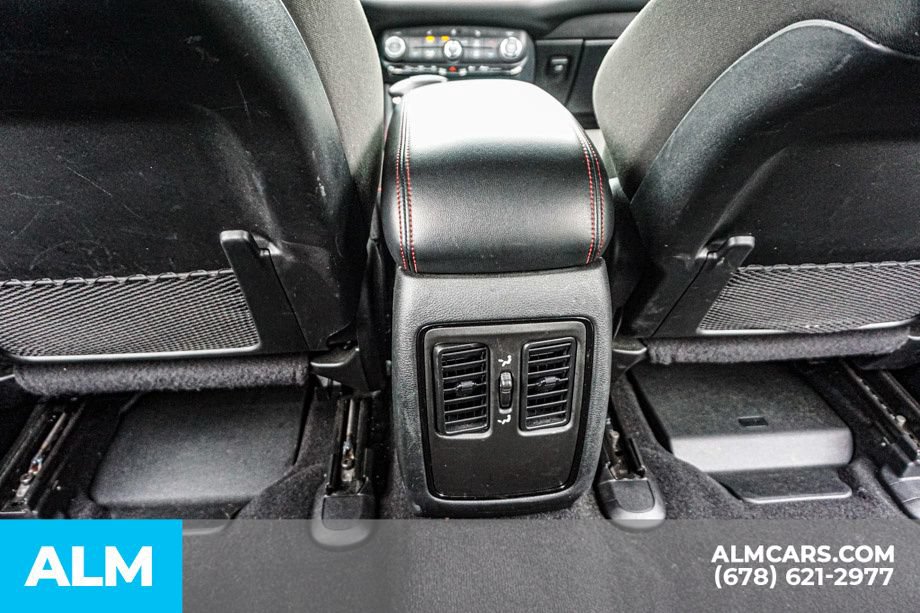 Used 2025 Dodge Durango GT RWD image 33