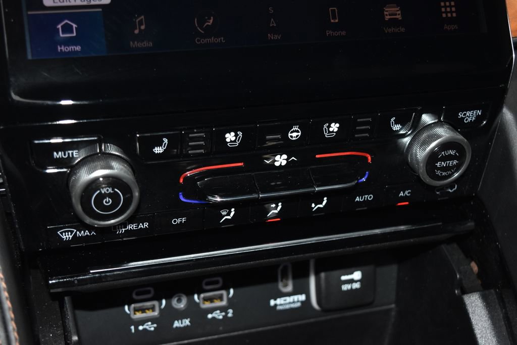 Used 2025 Jeep Grand Cherokee Summit AWD/4WD image 13