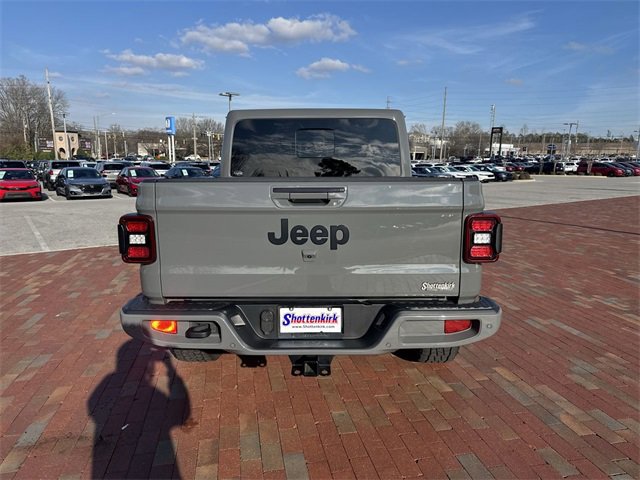 Used 2022 Jeep Gladiator Overland image 35