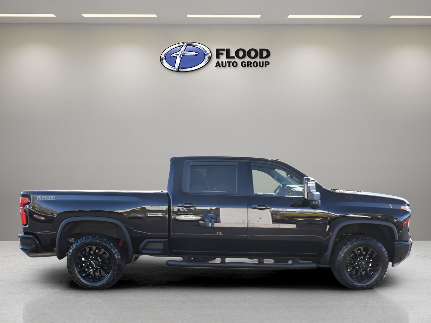 Used 2025 Chevrolet Silverado 2500 LTZ w/ LTZ Plus Package AWD/4WD image 3