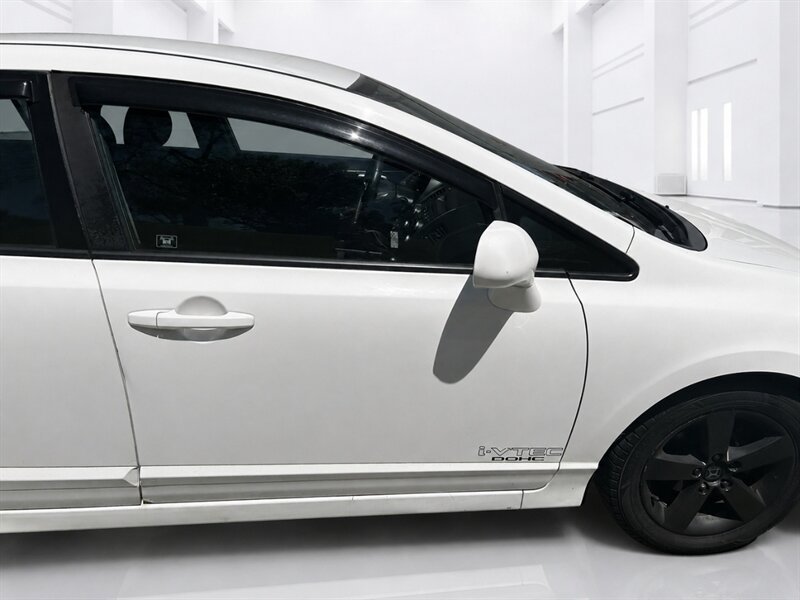 Used 2010 Honda Civic LX-S image 7