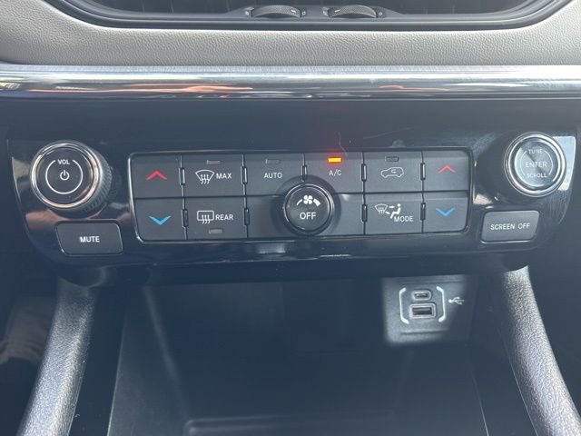 Used 2024 Jeep Compass Limited image 20