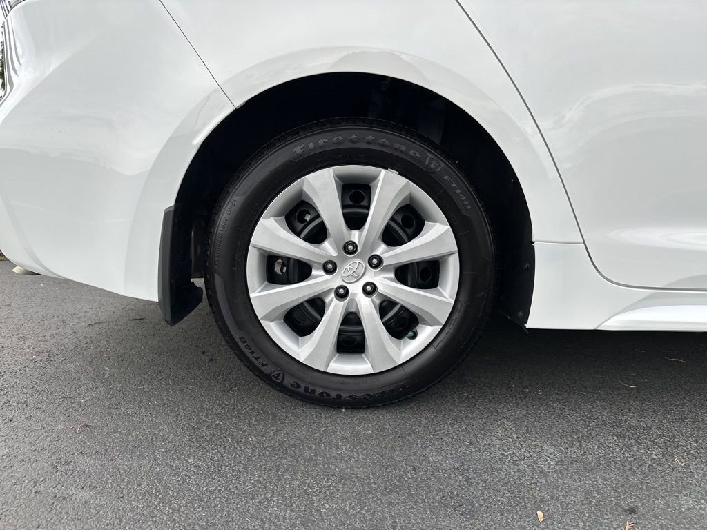 Certified 2025 Toyota Corolla LE image 34