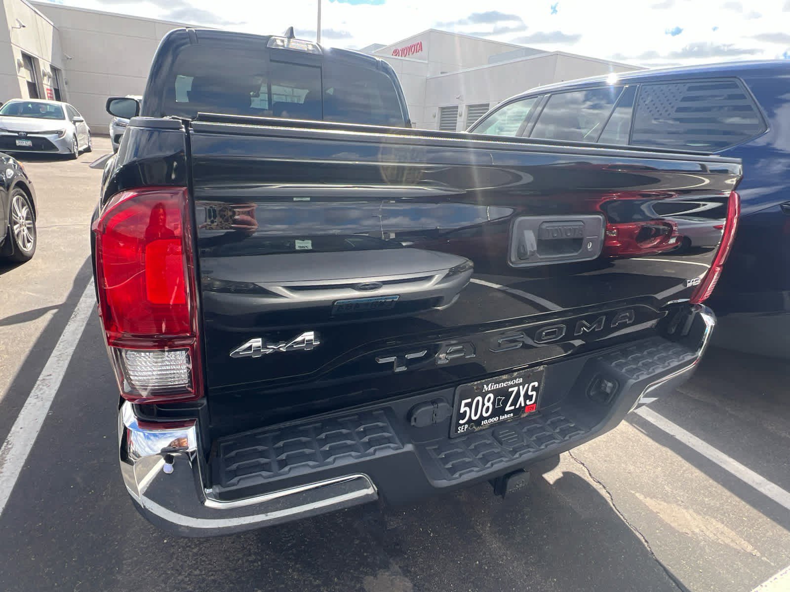 Used 2019 Toyota Tacoma SR5 AWD/4WD image 9