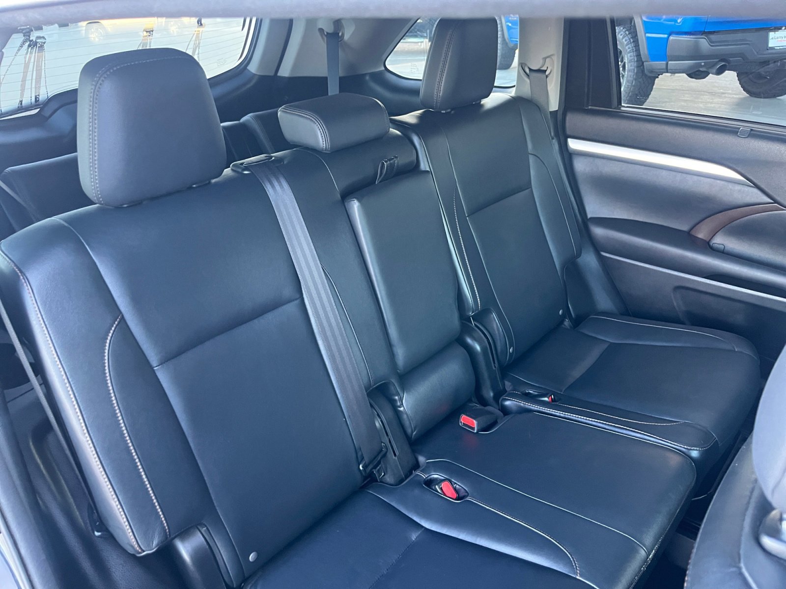 Used 2015 Toyota Highlander XLE image 18