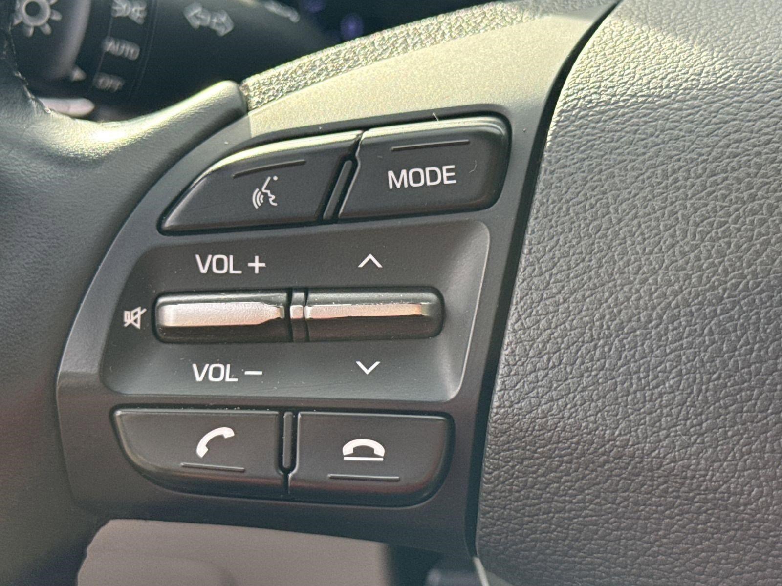 Used 2020 Hyundai Elantra Limited image 14