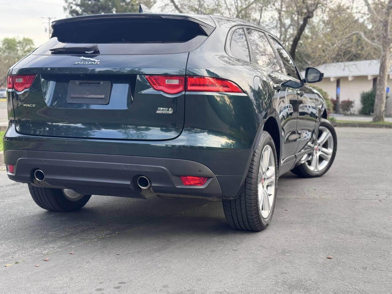Used 2017 Jaguar F-PACE R-Sport image 11