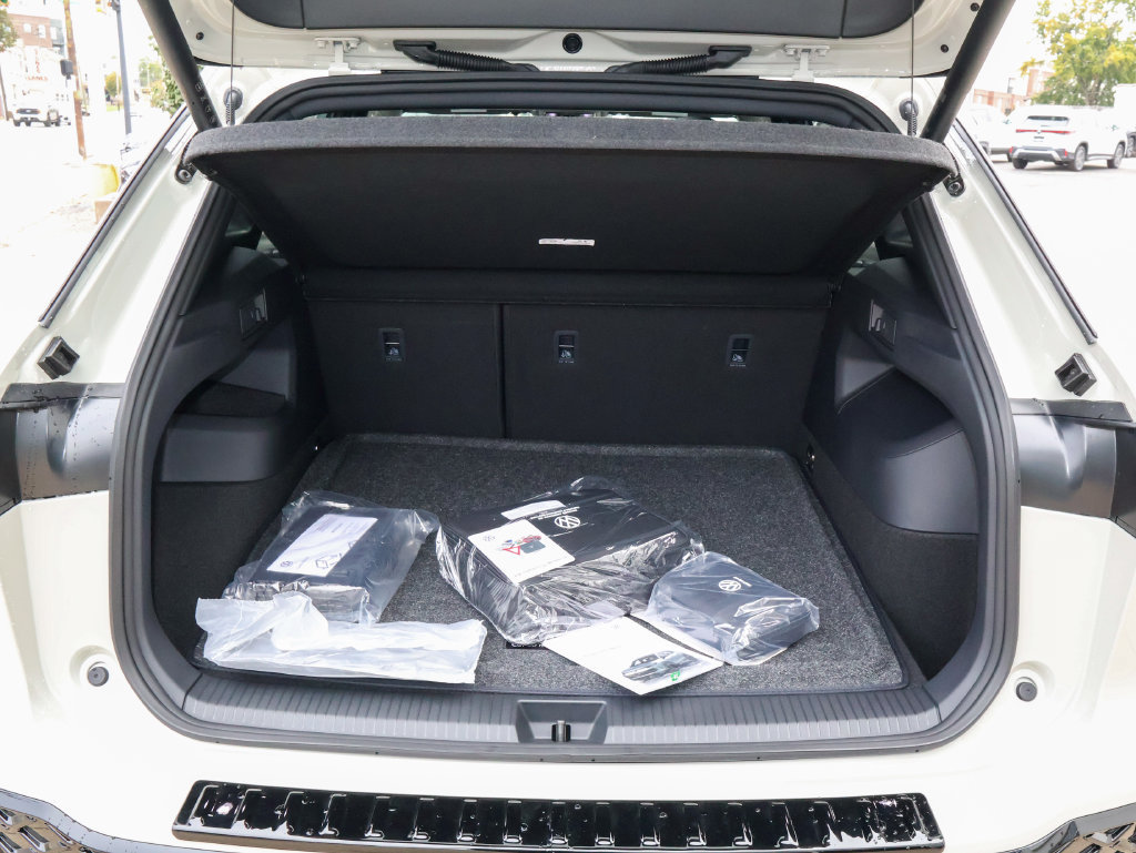 New 2027 Volkswagen Tiguan SEL R-Line AWD/4WD image 10