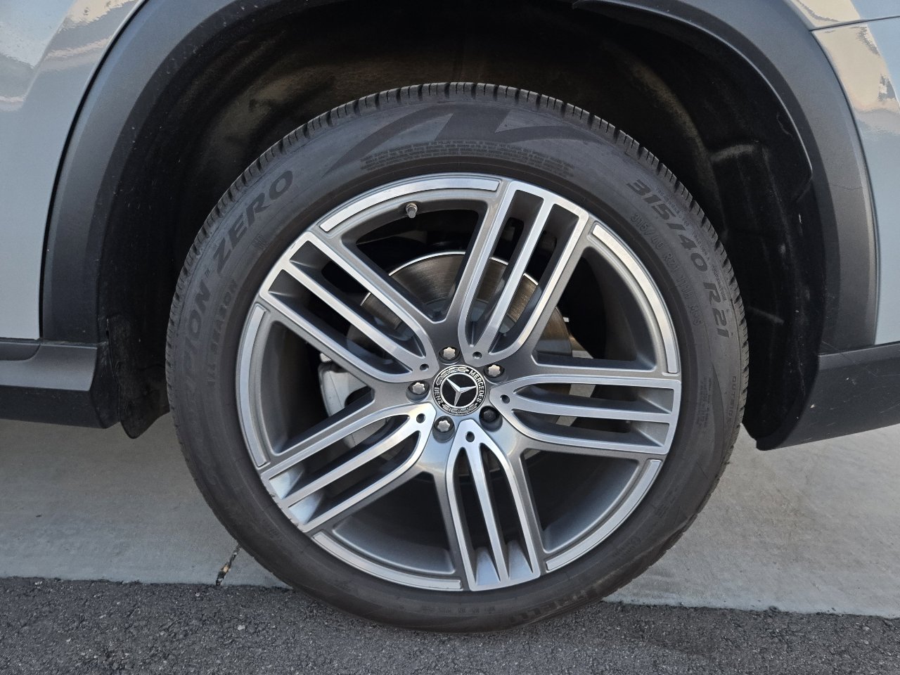 Used 2024 Mercedes-Benz GLS 450 4MATIC image 47