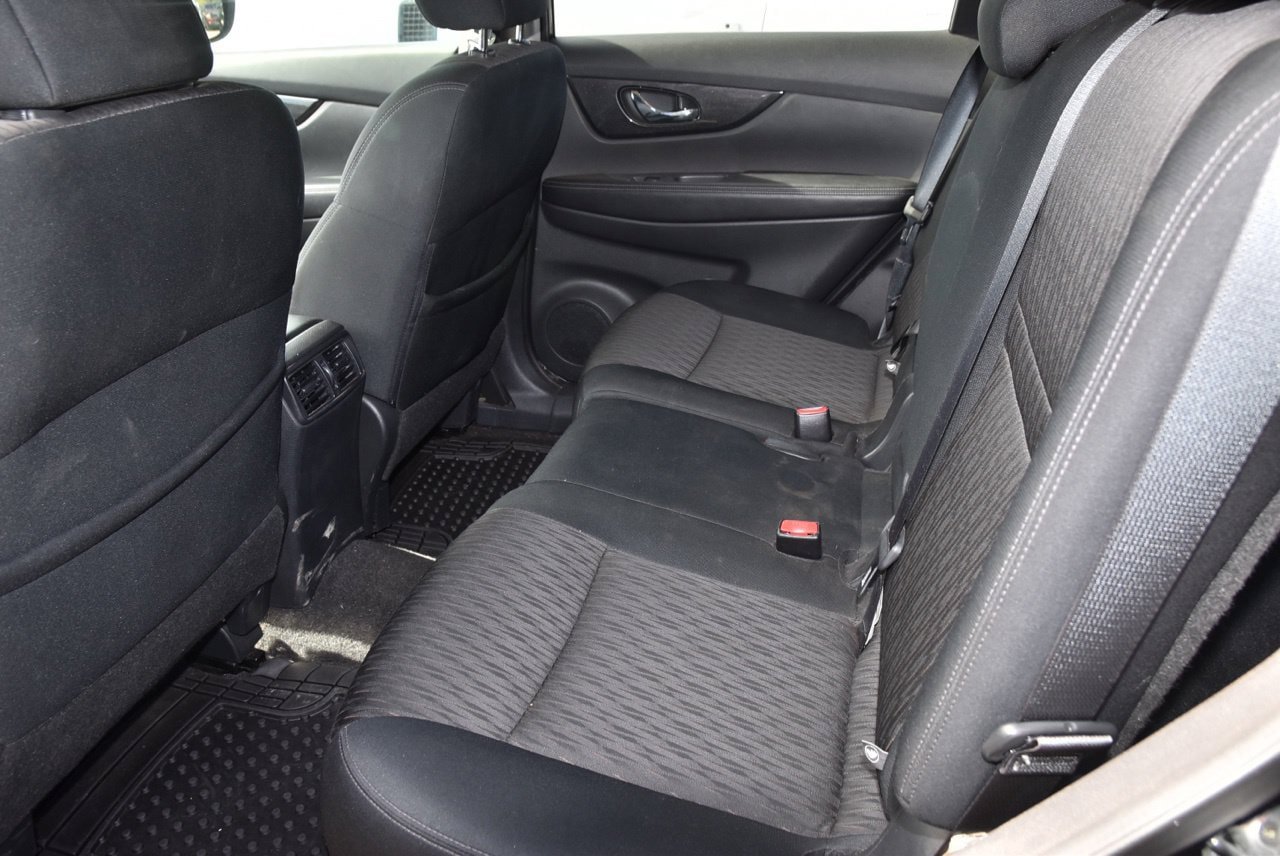 Used 2017 Nissan Rogue SV FWD image 10