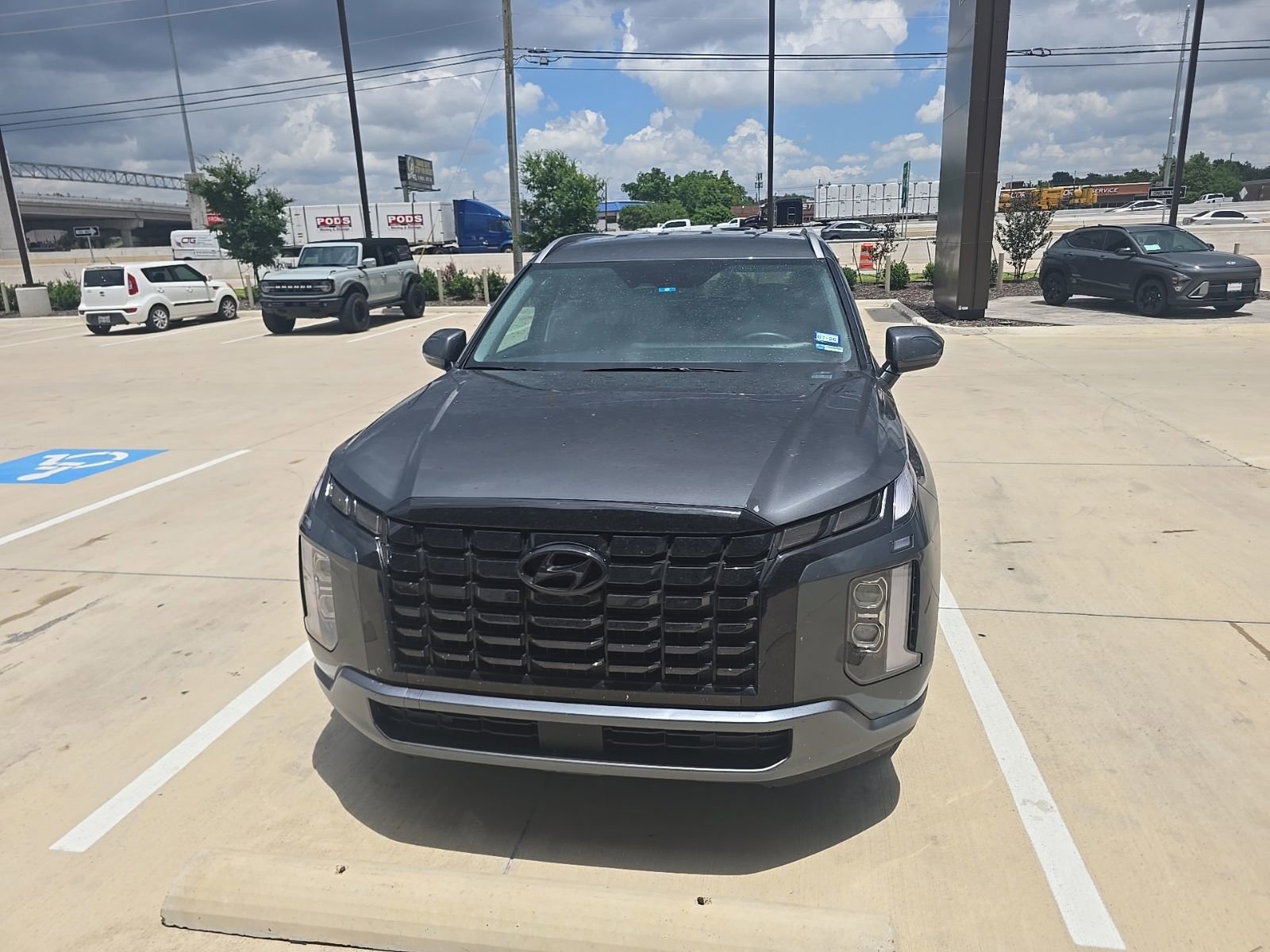 Used 2025 Hyundai Palisade SEL FWD image 2