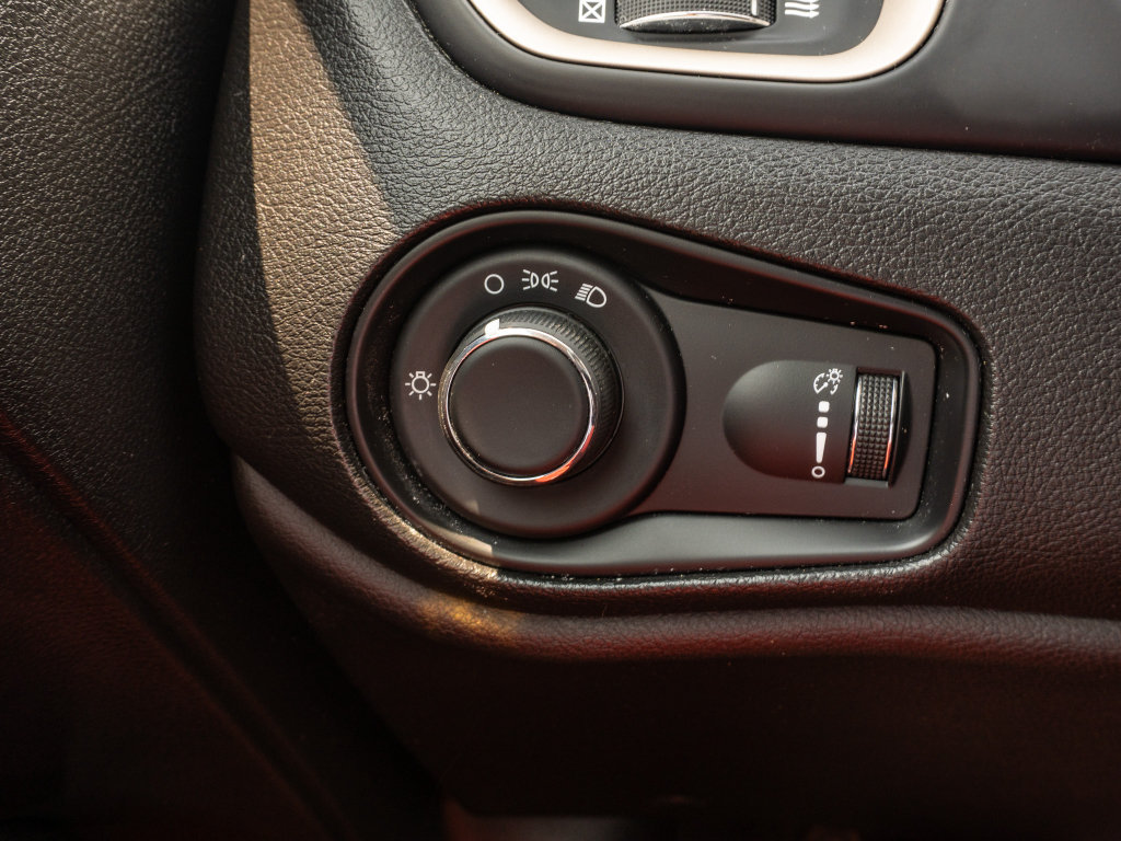 Used 2017 Jeep Renegade Sport w/ Power & Air Group AWD/4WD image 27