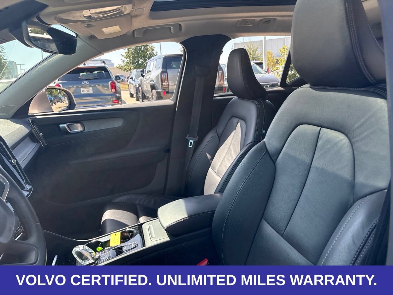 Certified 2024 Volvo XC40 B5 Plus w/ Protection Package Premier AWD/4WD image 17