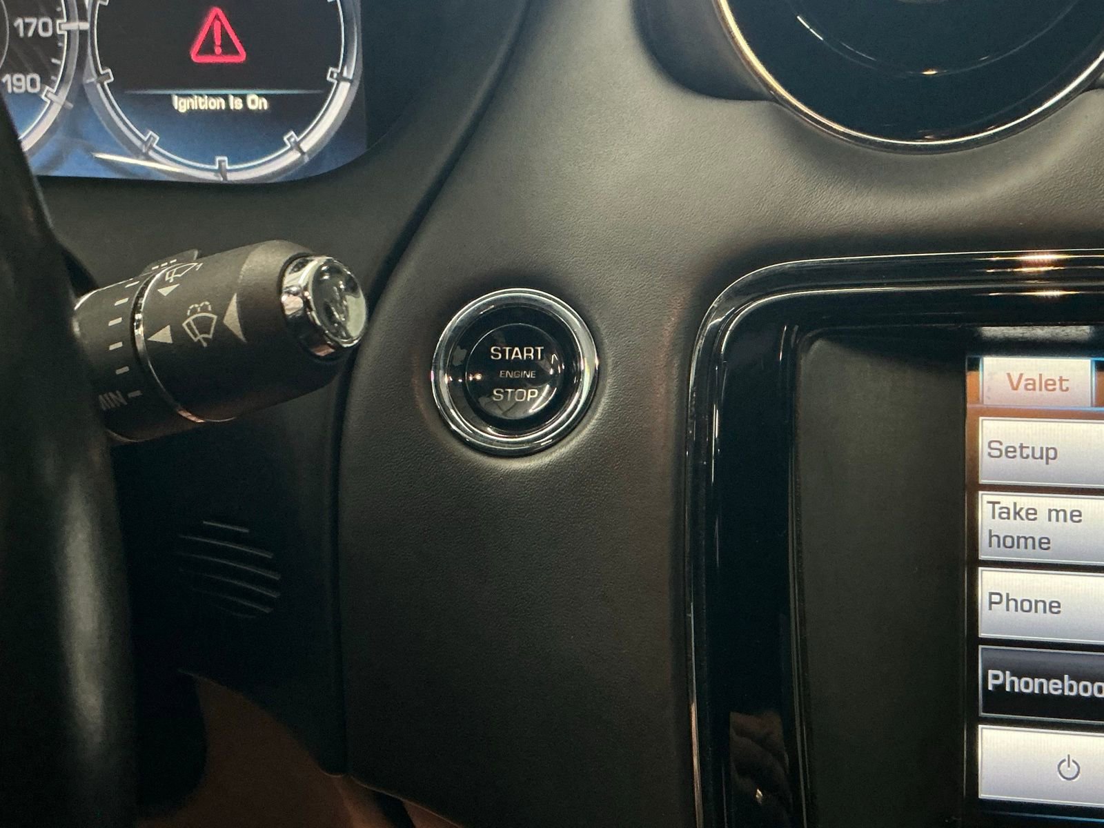 Used 2015 Jaguar XJ R LWB image 24