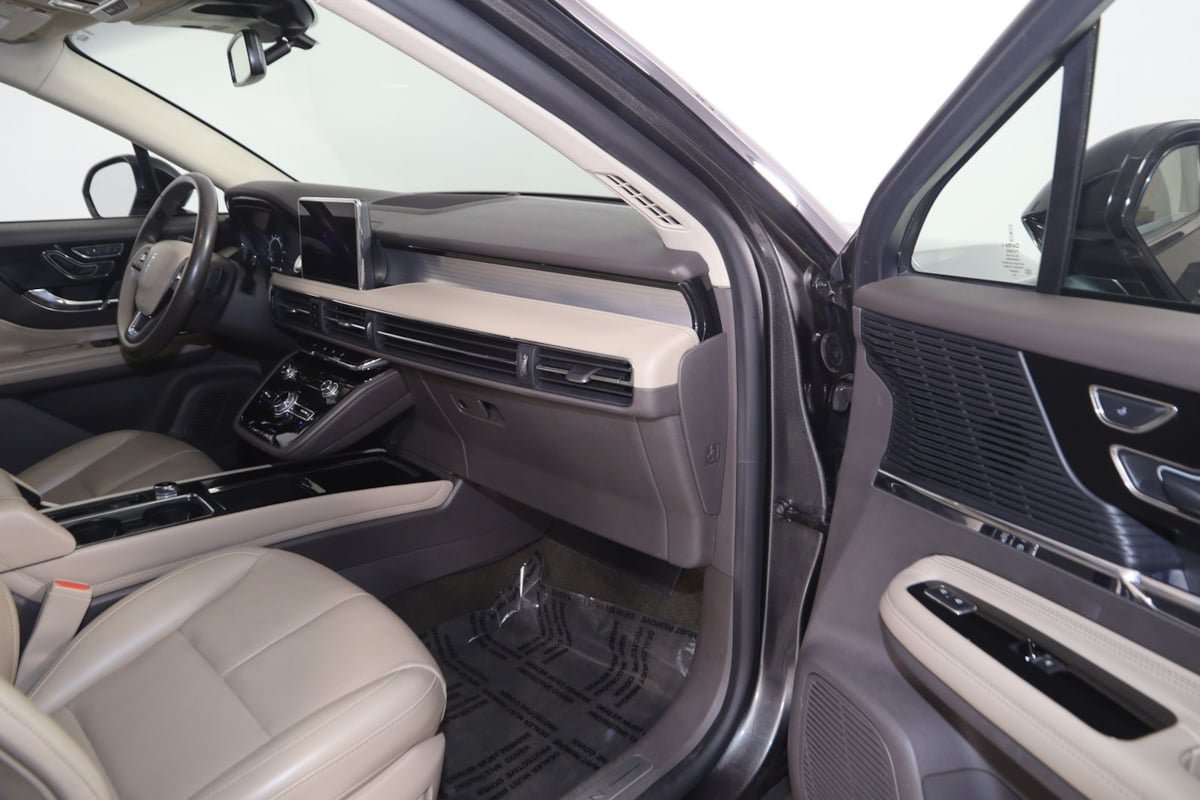 Used 2020 Lincoln Corsair AWD w/ Equipment Group 101A image 43