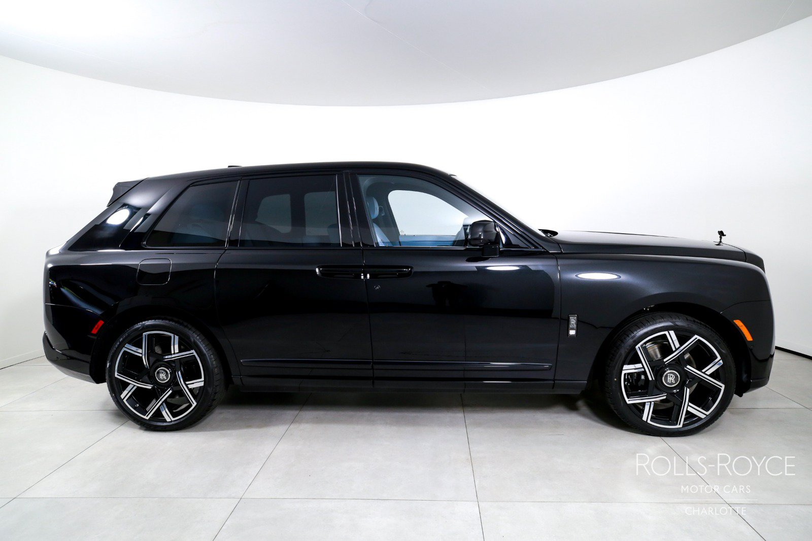 New 2027 Rolls-Royce Cullinan Black Badge AWD/4WD image 10