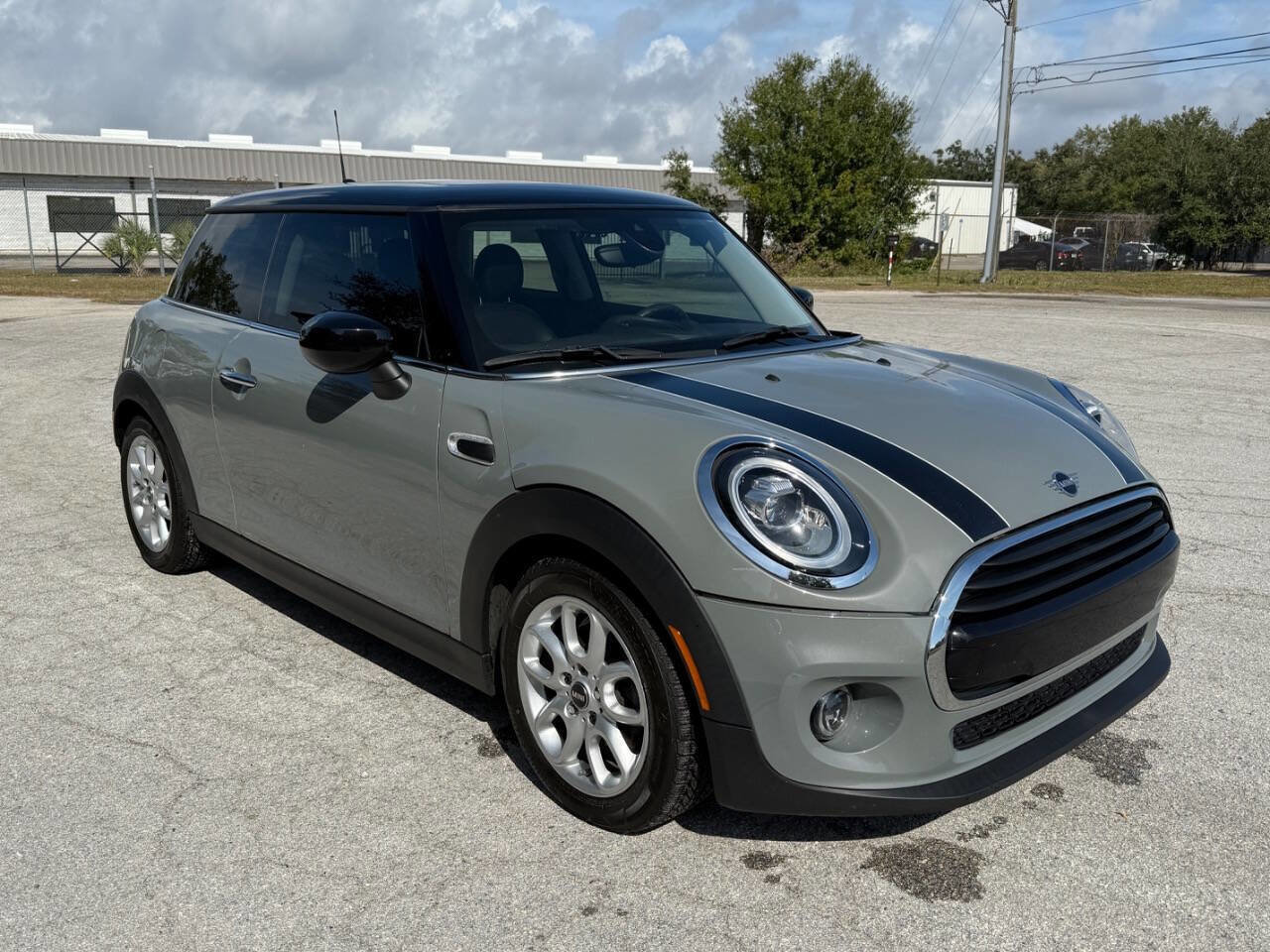 Used 2020 MINI Cooper 2-Door Hardtop image 5
