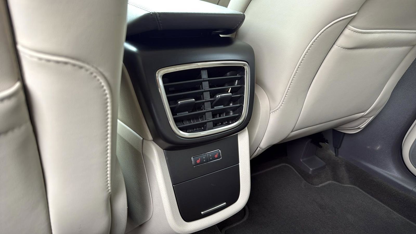 Used 2020 Lincoln Nautilus Reserve w/ Equipment Group 202A image 28