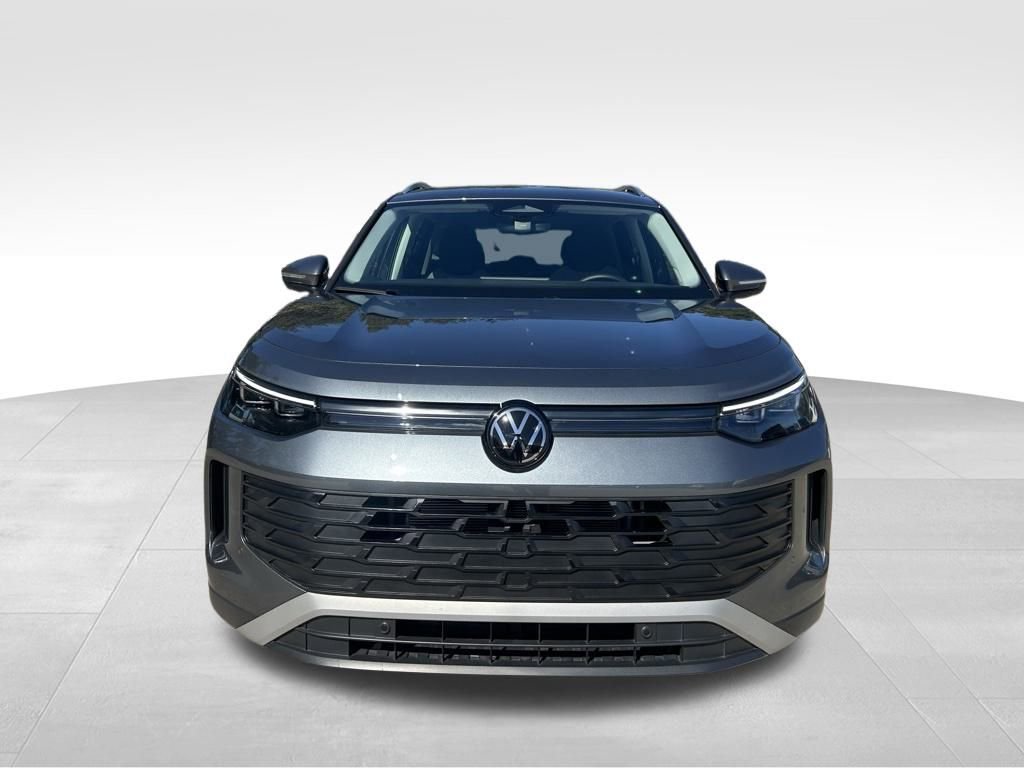 Used 2025 Volkswagen Tiguan S image 8